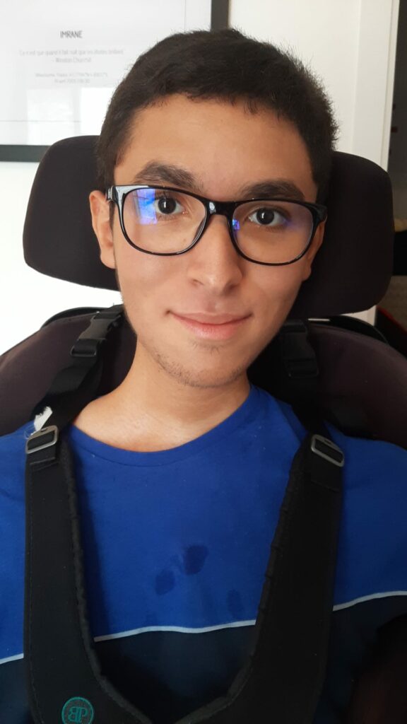 Annonce de recrutement : auxiliaire de vie pour étudiant en situation de handicap